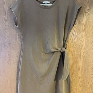 Cable & Gauge Sport tan dress